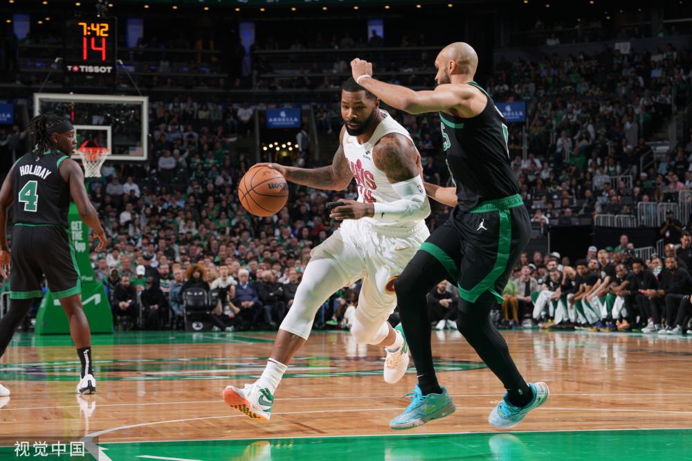 完全不同的 完全不同的