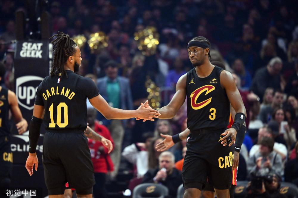 她个人的不 她个人的不